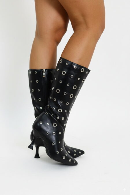 Bota Media Caña Tachuelas