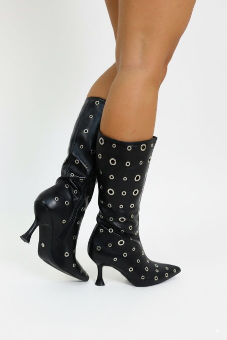 Bota Media Caña Tachuelas