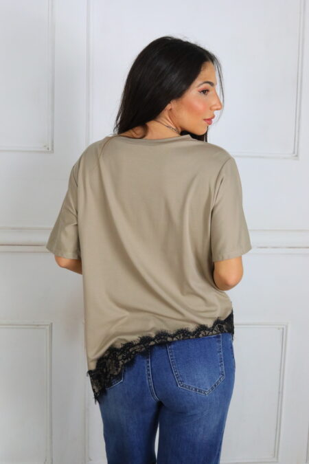 Camiseta Asimétrica Encaje