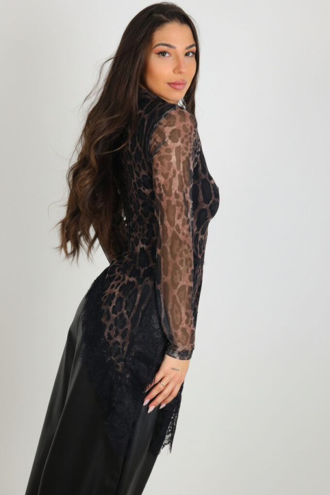 Camiseta Asimétrica Tull Encaje