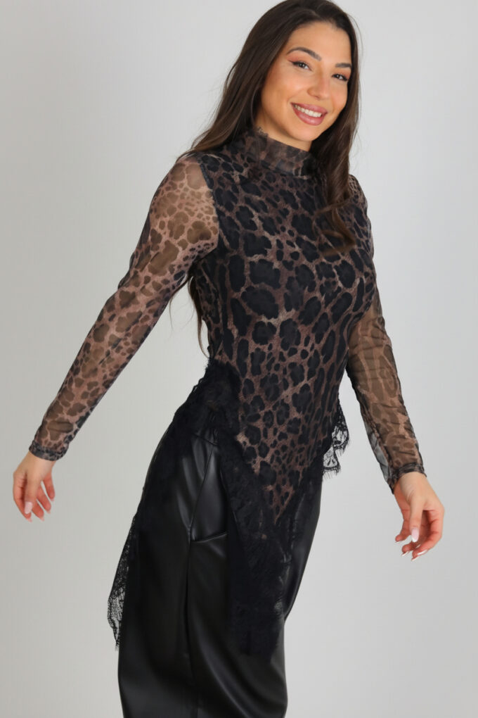 Camiseta Asimétrica Tull Encaje